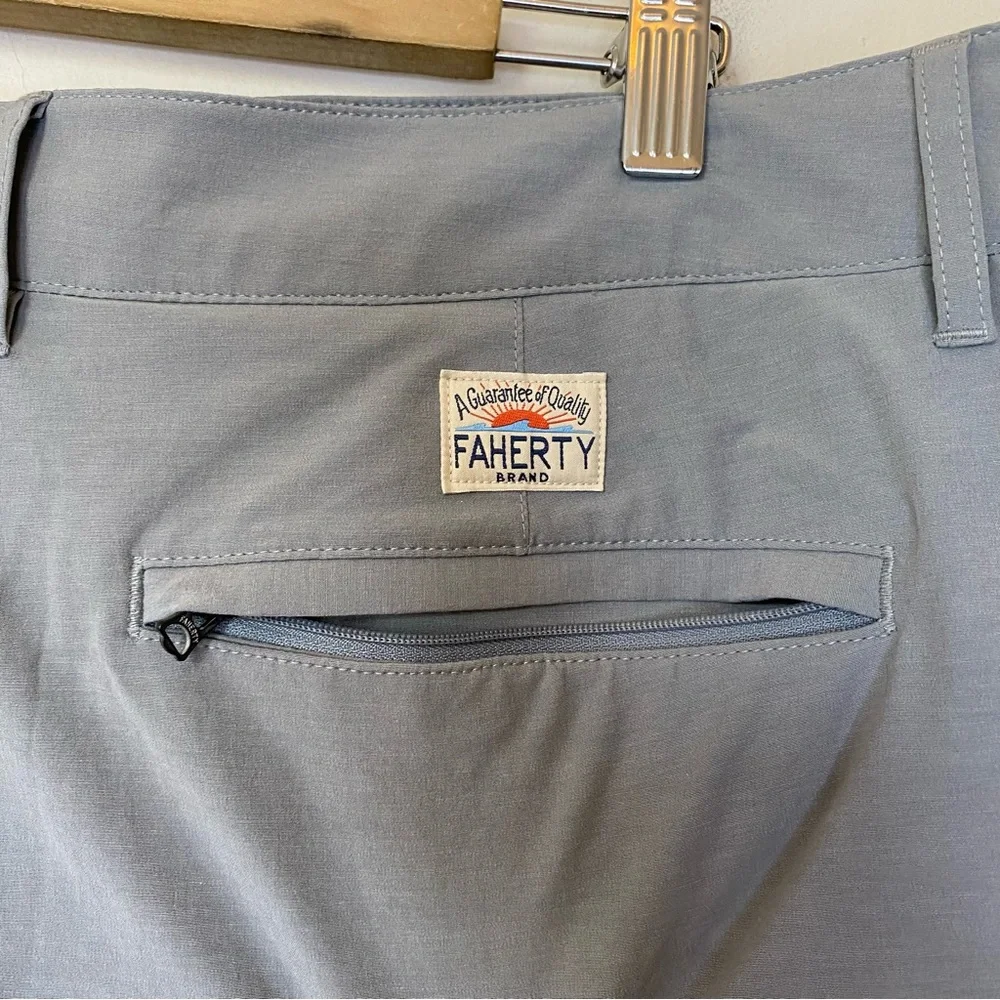 FAHERTY Men’s All Day Short 1.0 Button Up 9” Inseam Light Ice Gray Sz 38